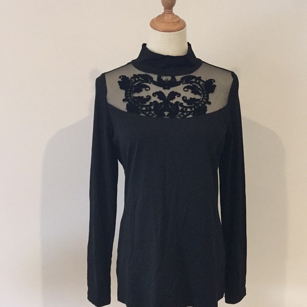 🌟🌟 HOST PICK 🌟🌟Tuzzi black detailed high neck top - Picture 2 of 7